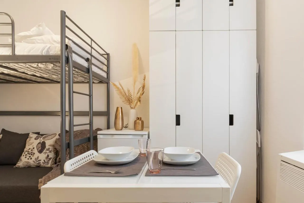 I Host Apartment - Alessi 10 Milán