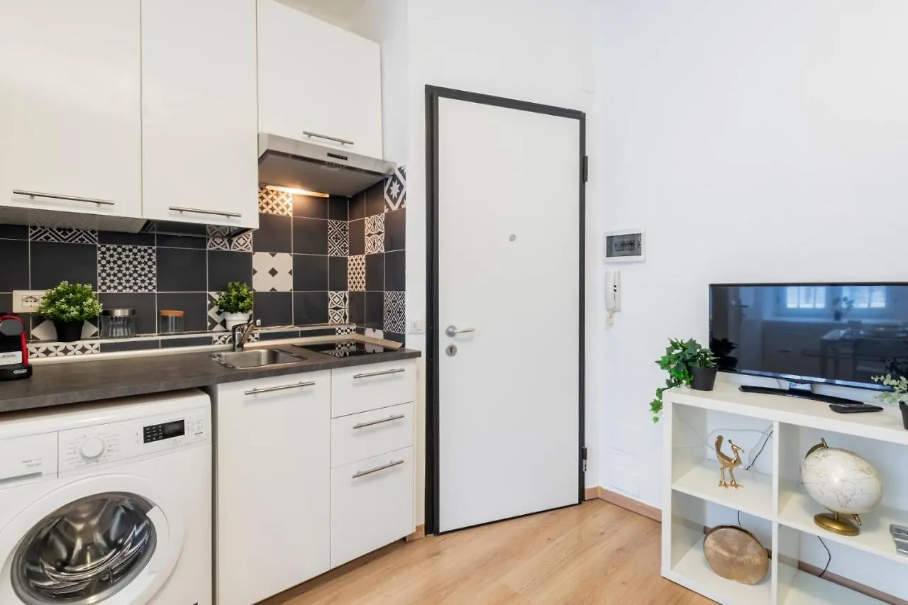 I Host Apartment - Alessi 10 Milan